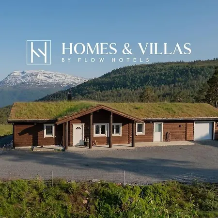 Mountain By Homes & Dağ evi *