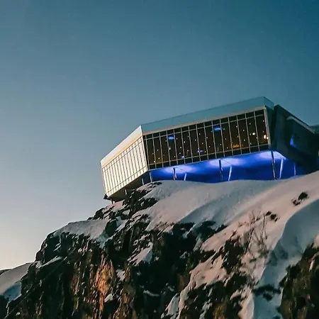 Mountain By Homes & Dağ evi
